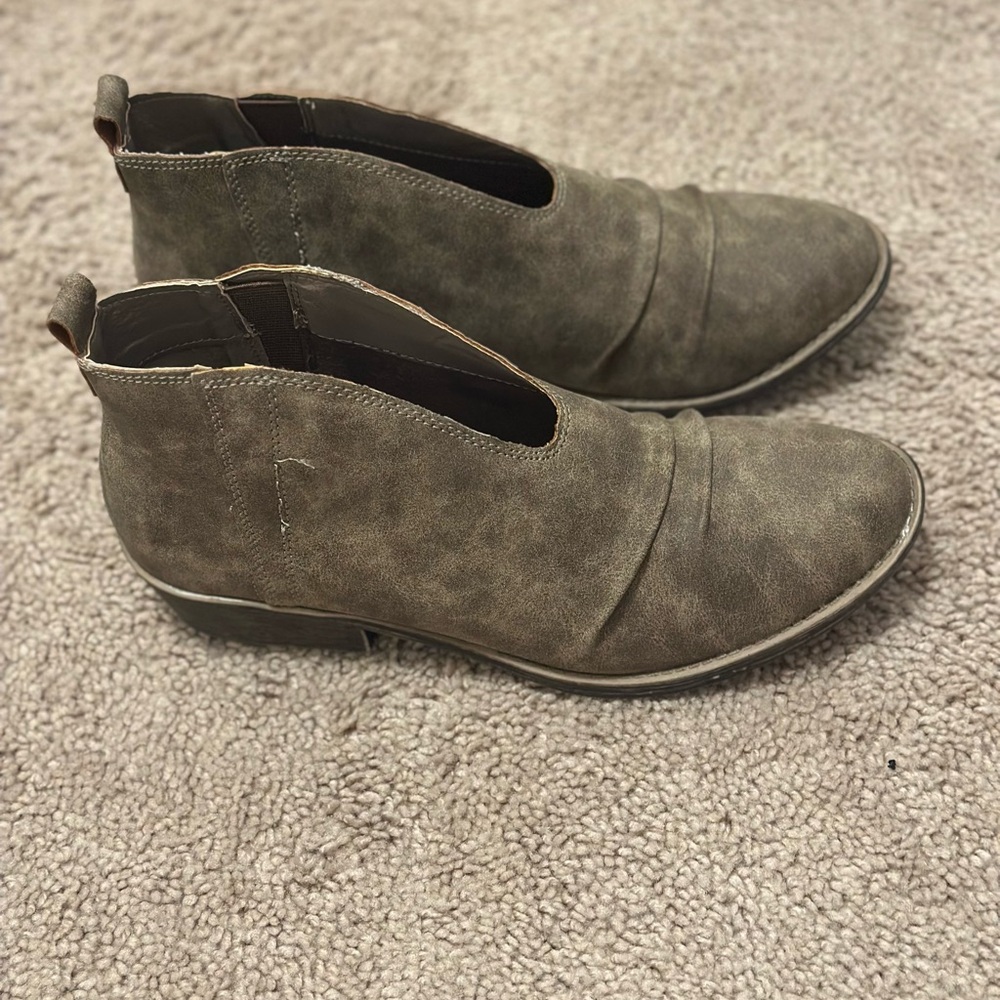 Brand New Stylish Gray Ankle Boots